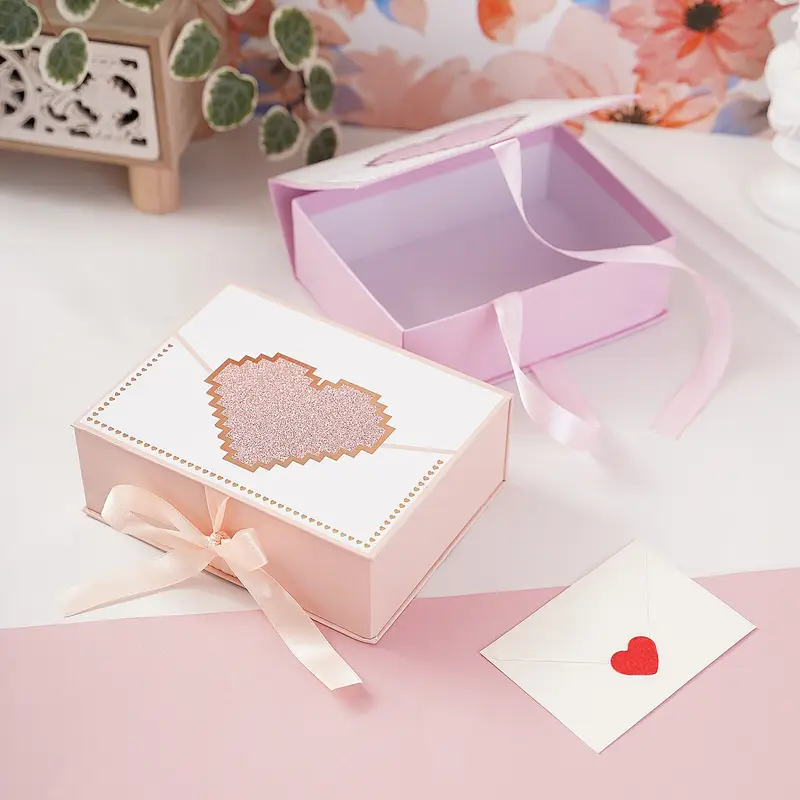Коробка подарочная "С любовью", With Love, 17х13х6 см, в ассортименте