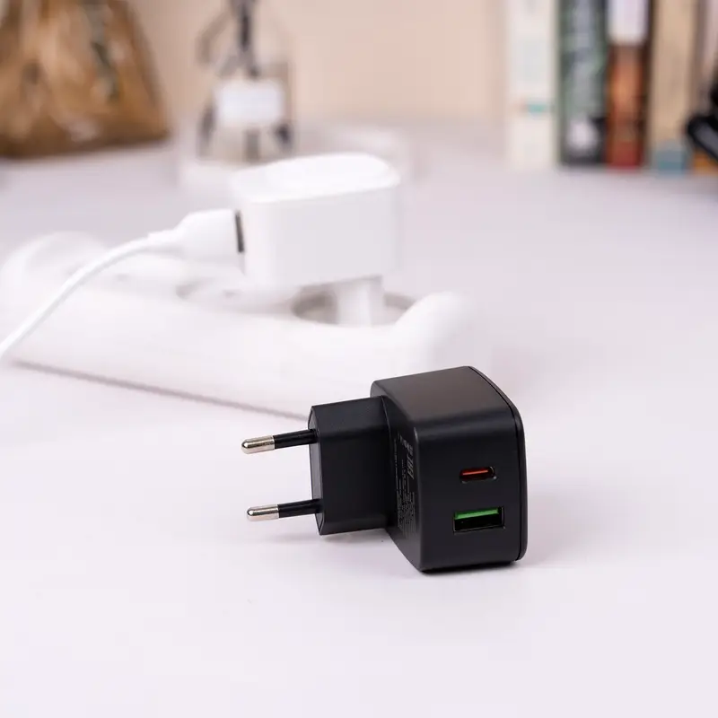 Сетевое зарядное устройство, USB + Type-C, в ассортименте