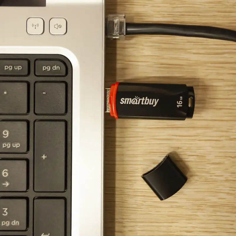 USB-флеш-накопитель SmartBuy, 16GB