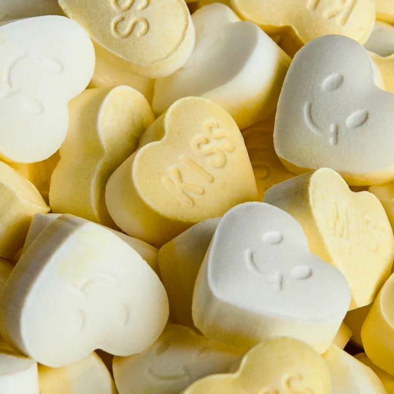 Конфеты освежающие, Love is, 20 г, в ассортименте