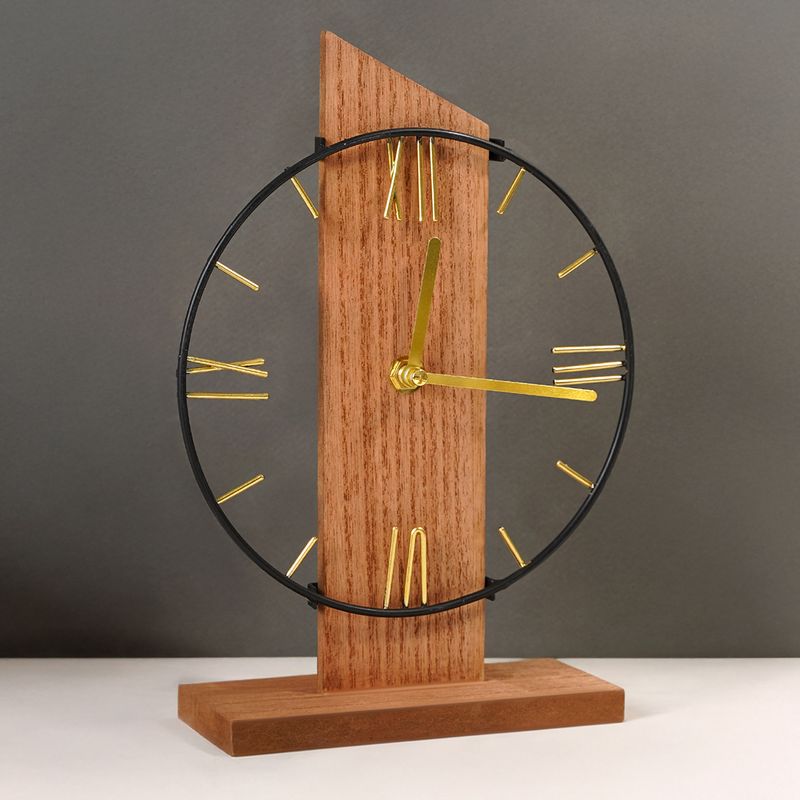 Часы настольные, в ассортименте